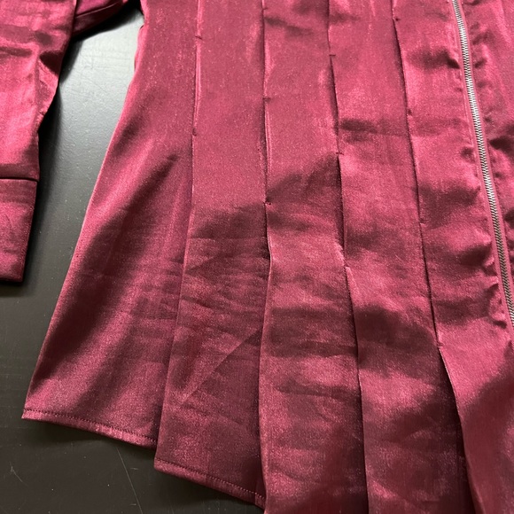 Samuel Dong Pleated Jacket in Metallic Maroon with Pleated Collar - Large - Picture 8 of 8